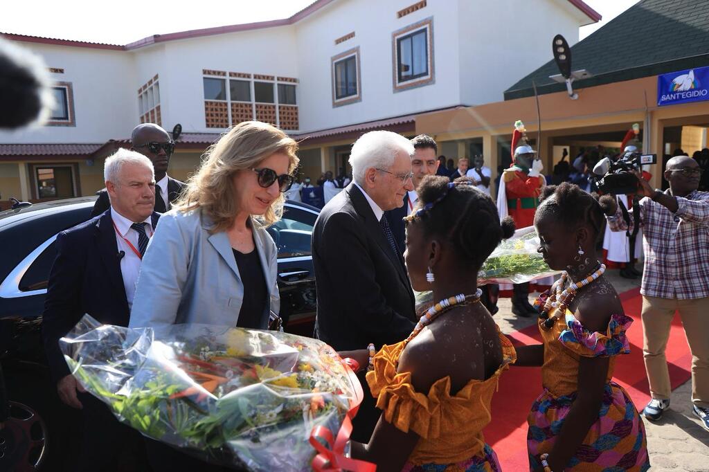 Der italienische Präsident Matarella besucht die Gemeinschaft Sant'Egidio in Abidjan: "Vielen Dank, denn ihr lasst einen Traum reifen, der durch die Hoffnung Wirklichkeit wird"